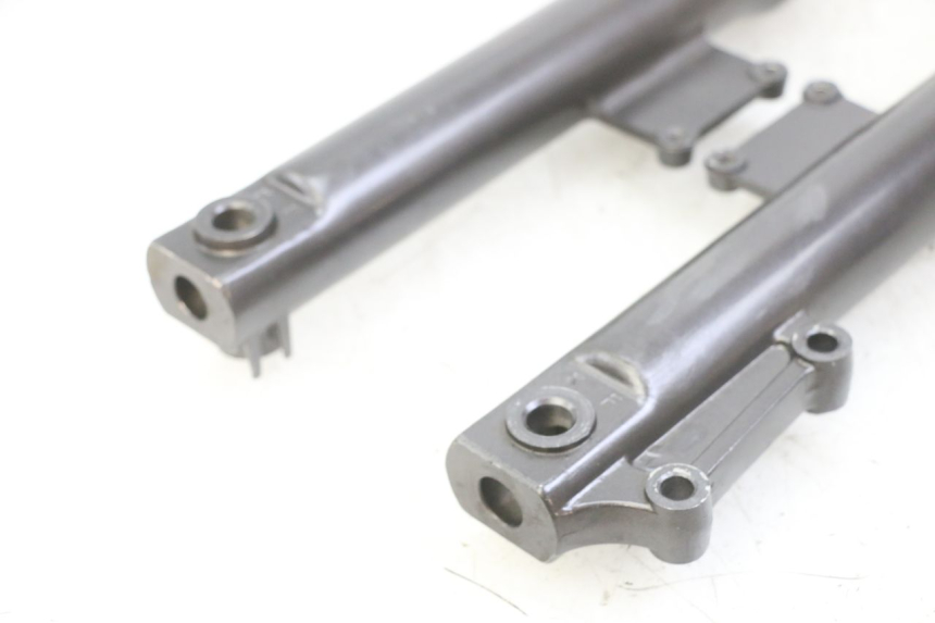 photo de Fork tube KYMCO AGILITY 4T 50 (2005 - 2018) - Points de fixation