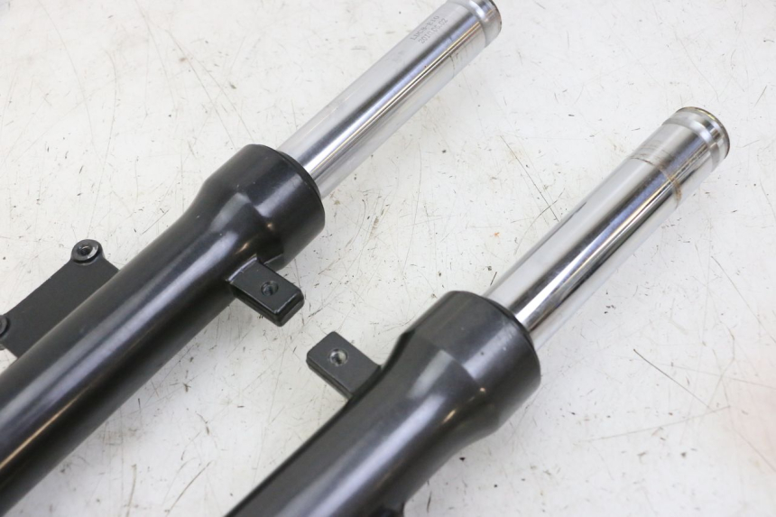 photo de Fork tube KYMCO AGILITY 4T 50 (2005 - 2018) - État de surface