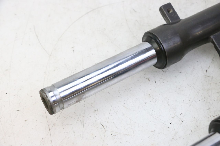 photo de Fork tube KYMCO AGILITY 4T 50 (2005 - 2018) - Zoom état d’usage