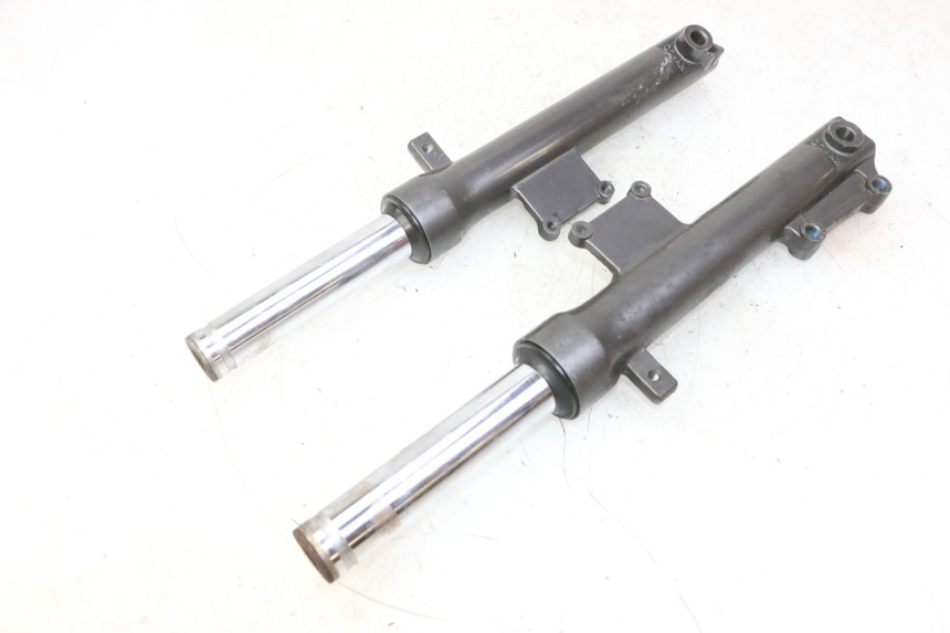 photo de Fork tube KYMCO AGILITY 4T 50 (2005 - 2018) - Gros plan technique