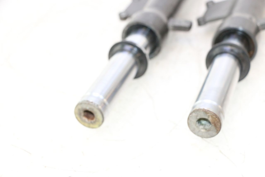 photo de Fork tube KYMCO AGILITY 4T 50 (2005 - 2018) - Zoom état d’usage