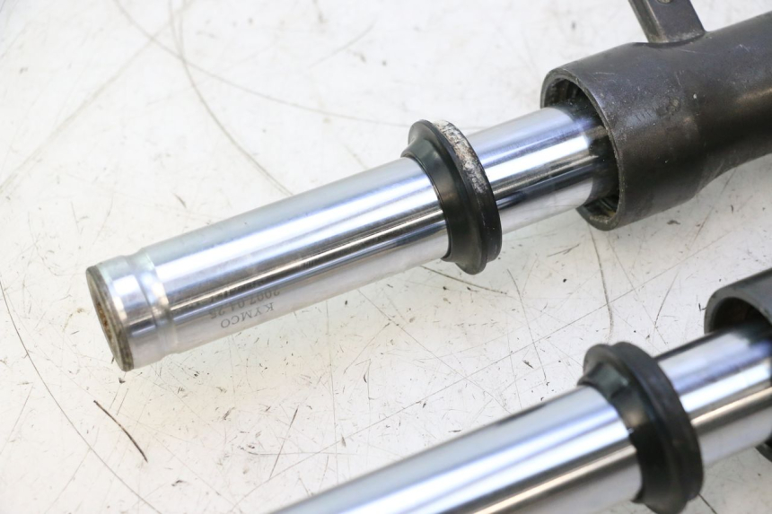 photo de Fork tube KYMCO AGILITY 4T 50 (2005 - 2018) - Points de fixation