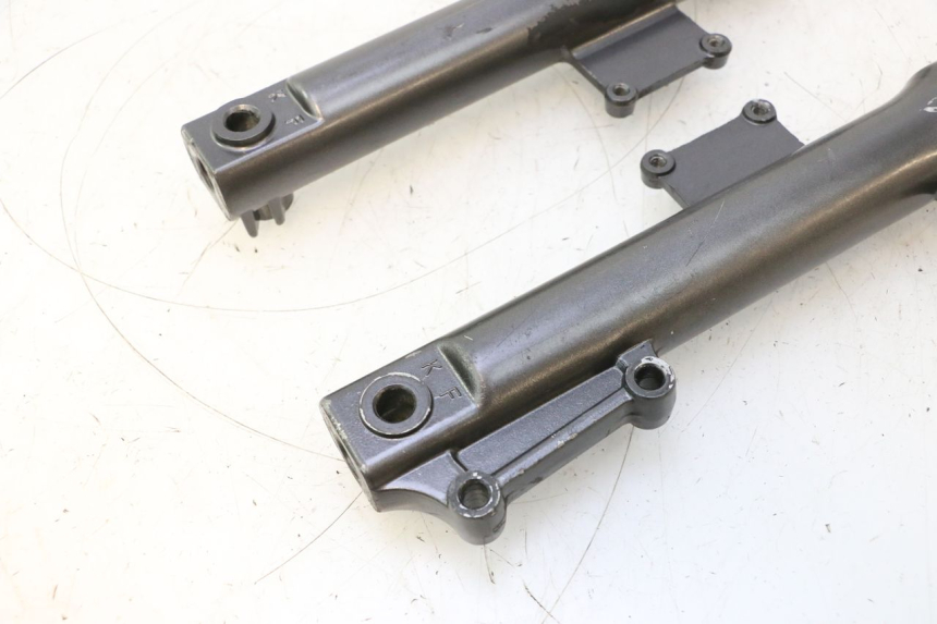 photo de Fork tube KYMCO AGILITY 4T 50 (2005 - 2018) - Points de fixation