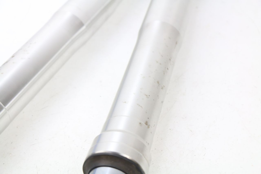 photo de FOURREAU FOURCHE HONDA CBR RR FIREBLADE 1000 (2006 - 2007) - Autre angle de vue