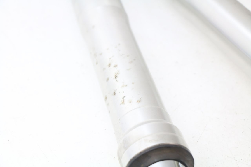 photo de FOURREAU FOURCHE HONDA CBR RR FIREBLADE 1000 (2006 - 2007) - Gros plan technique