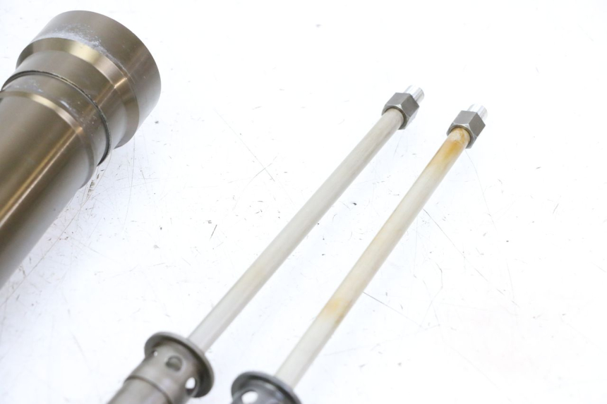 photo de FOURREAU FOURCHE HONDA CBR RR FIREBLADE 900 (1992 - 1994) - Photo complémentaire