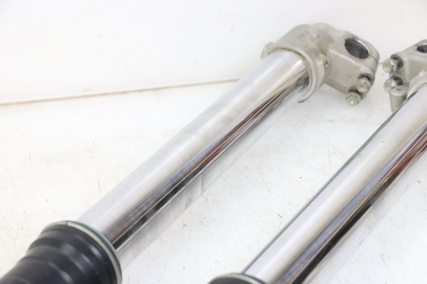 photo de FOURREAU FOURCHE HONDA CRF R 250 (2020 - 2021) - Points de fixation