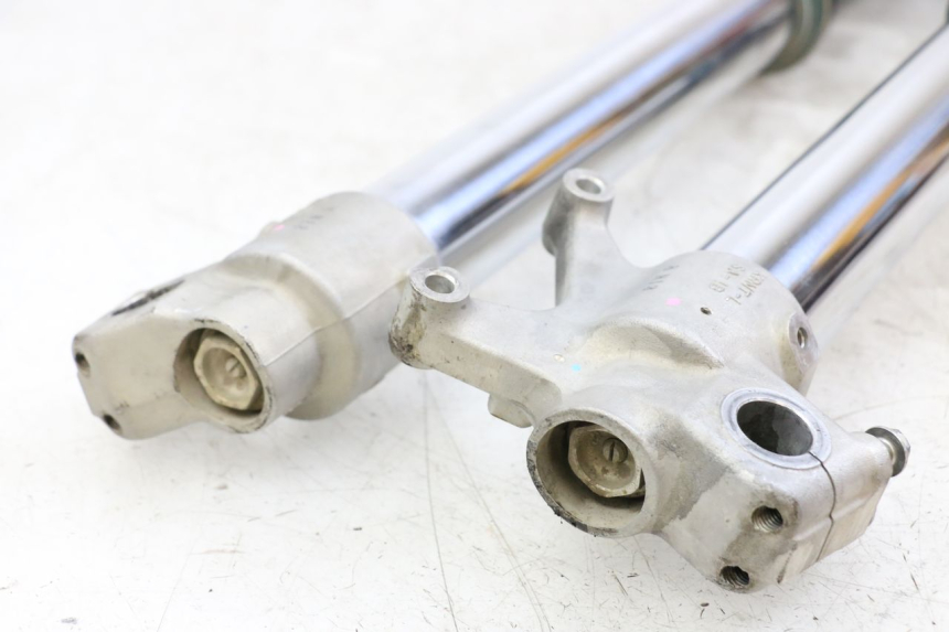 photo de FOURREAU FOURCHE HONDA CRF R 250 (2020 - 2021) - Marquages et références