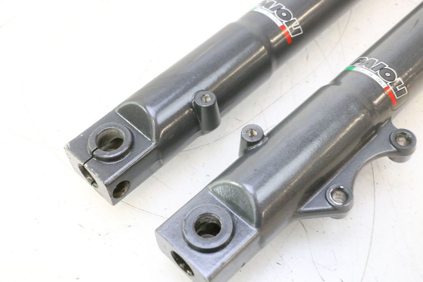 photo de FOURREAU FOURCHE HM HONDA CRM DERAPAGE RR 50 (2006 - 2017) - Points de fixation