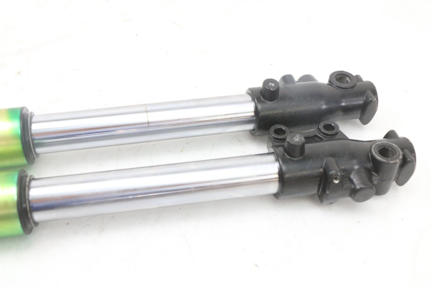 photo de FOURREAU FOURCHE CCR DIRT BIKE 125 - Gros plan technique