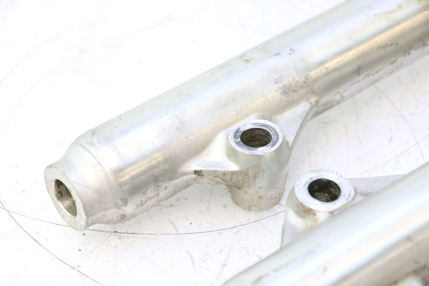 photo de FOURREAU FOURCHE SUZUKI DR S 600 (1985 - 1989) - Zoom composants