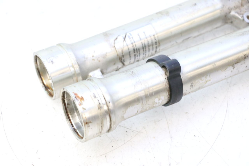 photo de FOURREAU FOURCHE SUZUKI DR S 600 (1985 - 1989) - Points de fixation