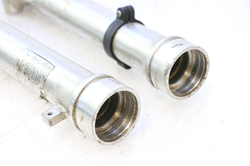 photo de FOURREAU FOURCHE SUZUKI DR S 600 (1985 - 1989) - Pièce contrôlée