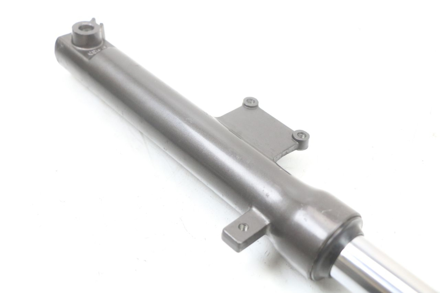 photo de FOURREAU FOURCHE DROIT KYMCO AGILITY 4T 50 (2005 - 2018) - Points de fixation