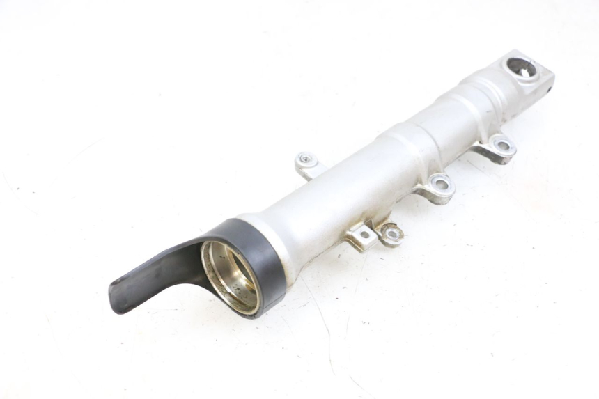 photo de FOURREAU FOURCHE DROIT YAMAHA FZ6 N FAZER 600 (2004 - 2006) - État de surface