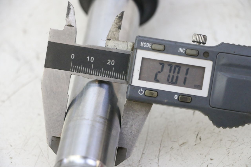 photo de FOURREAU FOURCHE DROIT PEUGEOT KISBEE 4T 50 (2018 - 2022) - Détail de la pièce