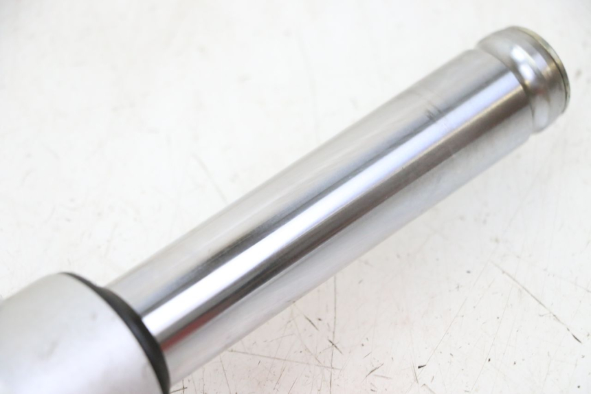 photo de FOURREAU FOURCHE DROIT PEUGEOT KISBEE 4T 50 (2018 - 2022) - État de surface