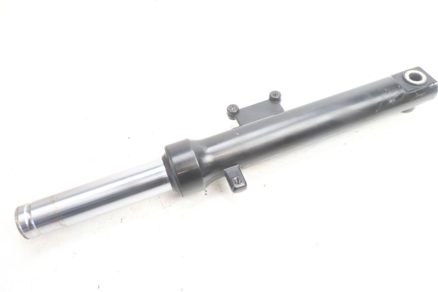 photo de FOURREAU FOURCHE DROIT SYM ORBIT III 3 4T 50 (2021 - 2025) - Autre angle de vue
