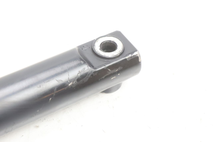 photo de FOURREAU FOURCHE DROIT SYM ORBIT III 3 4T 50 (2021 - 2025) - Gros plan technique