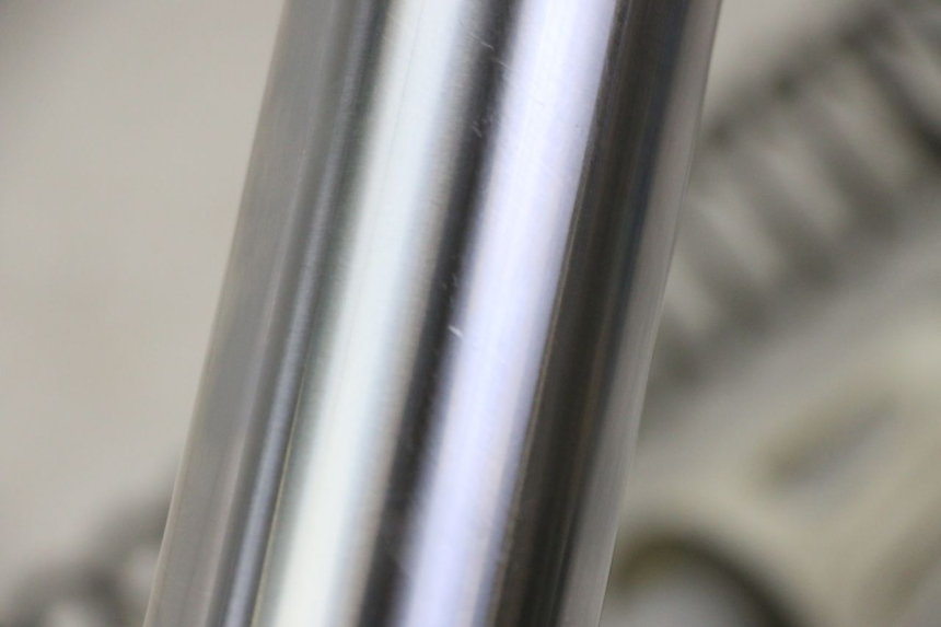 photo de FOURREAU FOURCHE DROIT YAMAHA YZF YZ-F 450 (2014 - 2016) - Points de fixation