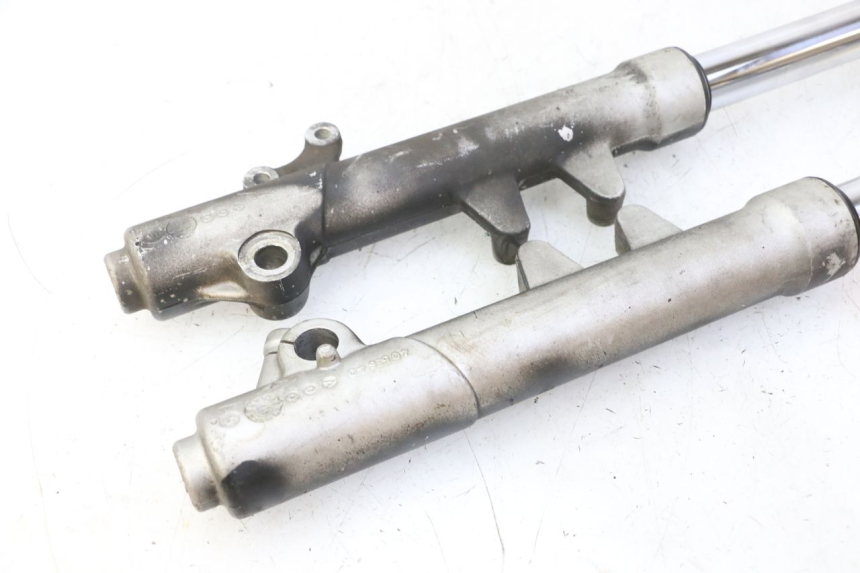 photo de FOURREAU FOURCHE PEUGEOT ELYSTAR 50 (2002 - 2014) - Gros plan technique