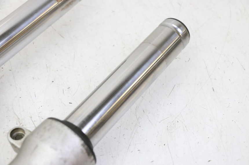 photo de FOURREAU FOURCHE HONDA FES S-WING SWING ABS 125 (2007 - 2015) - Marquages et références