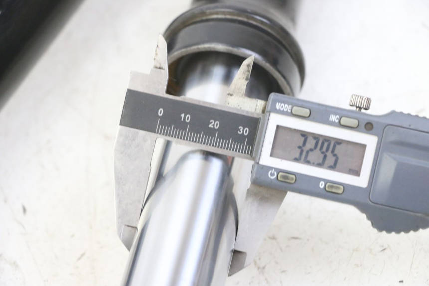 photo de FOURREAU FOURCHE SYM FIDDLE 3 III 50 (2014 - 2020) - Détail de la pièce