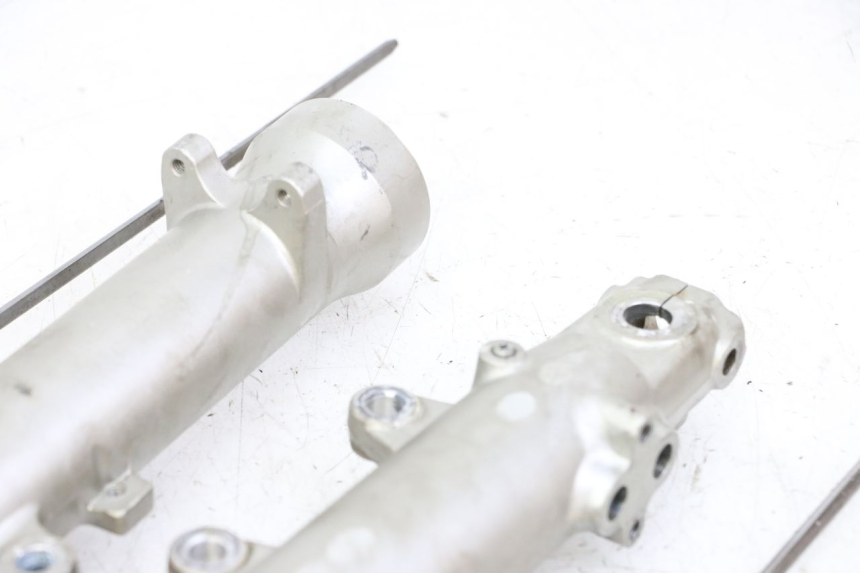 photo de FOURREAU FOURCHE YAMAHA FJ 36Y 1100 (1984 - 1985) - Zoom état d’usage