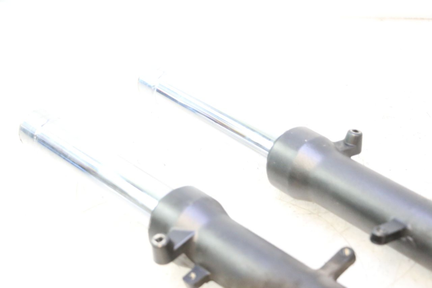 photo de FOURREAU FOURCHE HONDA FJS SILVER WING SILVERWING 400 (2005 - 2008) - Gros plan technique