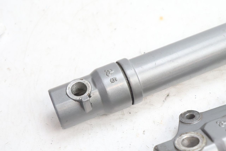 photo de FOURREAU FOURCHE PIAGGIO FLY 2T 50 (2004 - 2017) - Vue rapprochée
