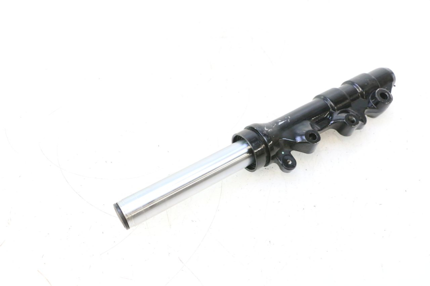 photo de FOURREAU FOURCHE GAUCHE YAMAHA BW'S BWS 125 (2010 - 2013) - Points de fixation