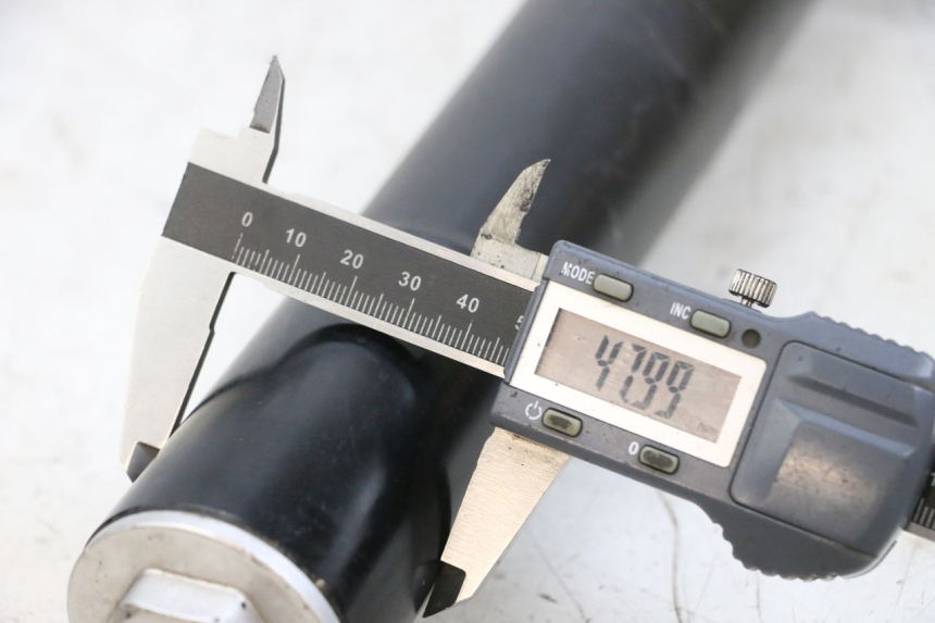 photo de FOURREAU FOURCHE GAUCHE KSR CODE 125 (2018 - 2020) - Autre angle de vue