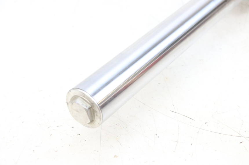 photo de FOURREAU FOURCHE GAUCHE YAMAHA FZ6 N FAZER 600 (2004 - 2006) - Zoom composants