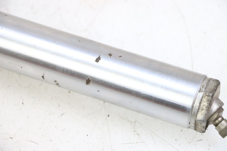 photo de FOURREAU FOURCHE GAUCHE HONDA MTX TC02 125 (1987 - 1989) - Détails caractéristiques