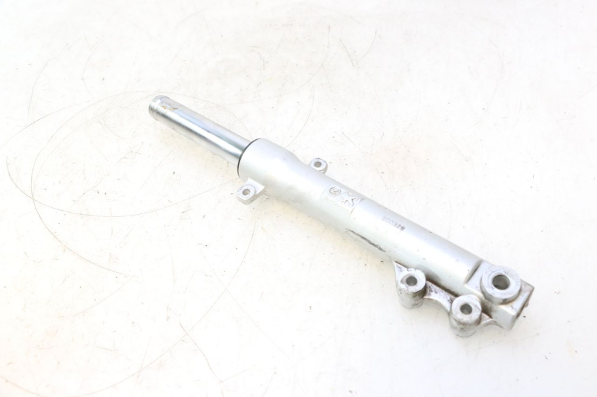photo de FOURREAU FOURCHE GAUCHE PEUGEOT KISBEE 4T 50 (2018 - 2022) - Gros plan technique