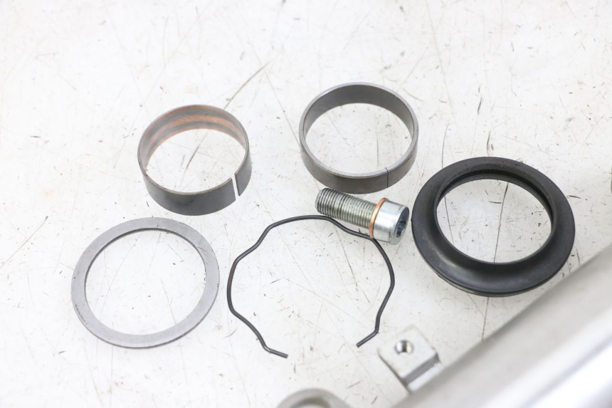 photo de FOURREAU FOURCHE GAUCHE SUZUKI SV N 650 (1999 - 2002) - Vue d’ensemble