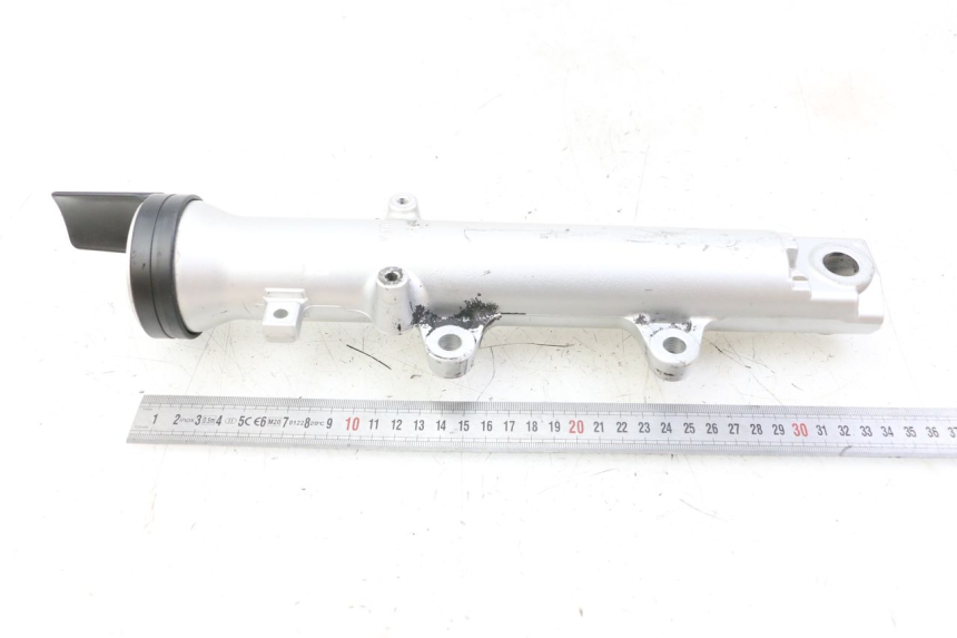 photo de FOURREAU FOURCHE GAUCHE YAMAHA FZS FAZER 600 (2001 - 2003) - Autre angle de vue