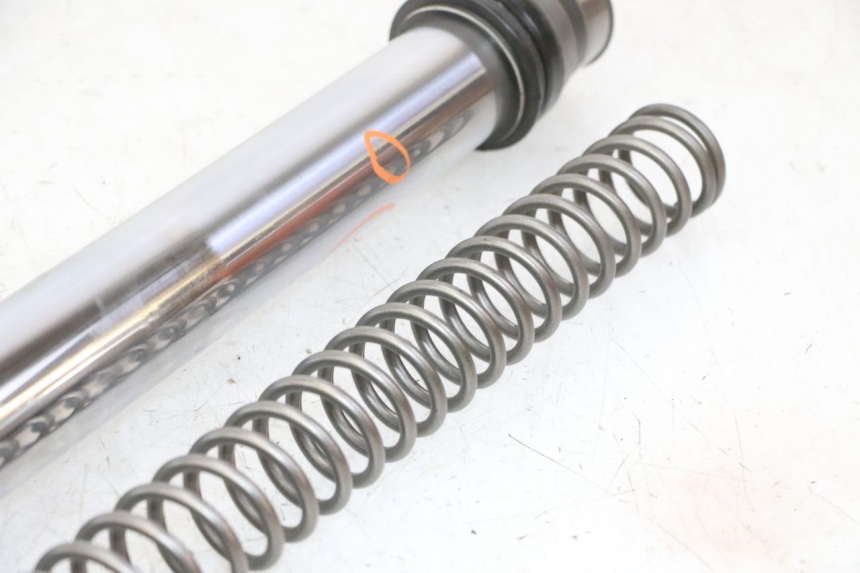 photo de FOURREAU FOURCHE GAUCHE YAMAHA YZ 125 (1998 - 2005) - Zoom composants