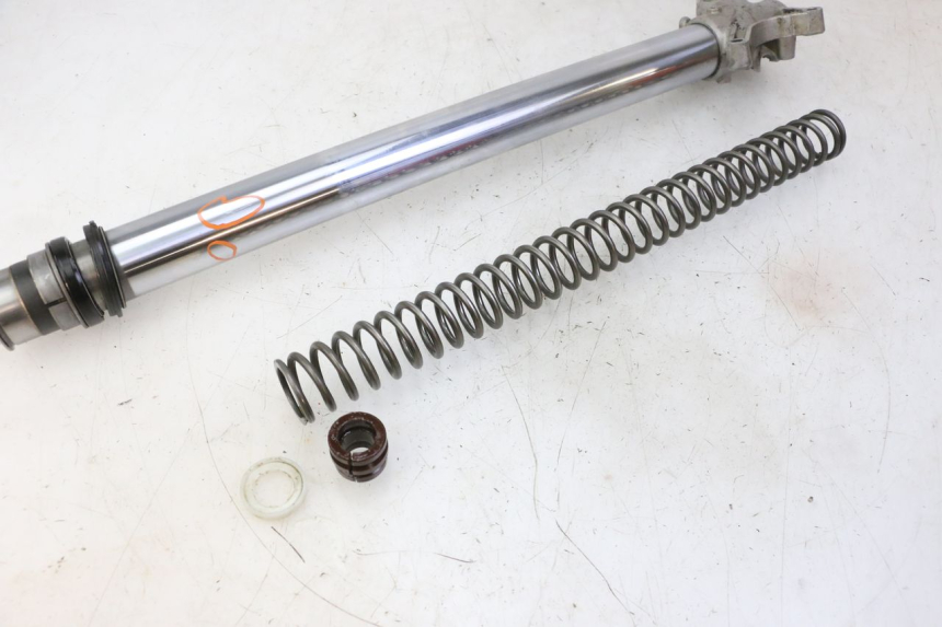 photo de FOURREAU FOURCHE GAUCHE YAMAHA YZ 125 (1998 - 2005) - État de surface