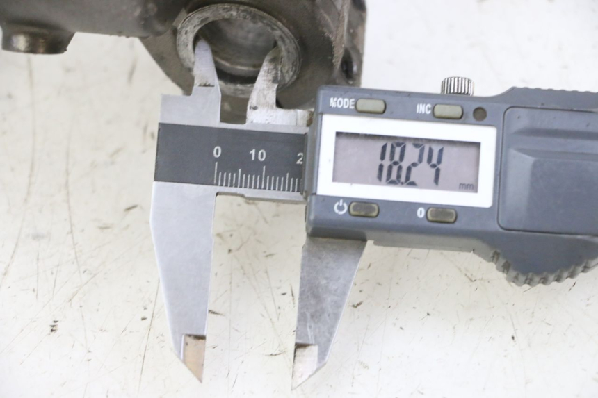 photo de FOURREAU FOURCHE GAUCHE YAMAHA YZF YZ-F 450 (2014 - 2016) - Détail de la pièce