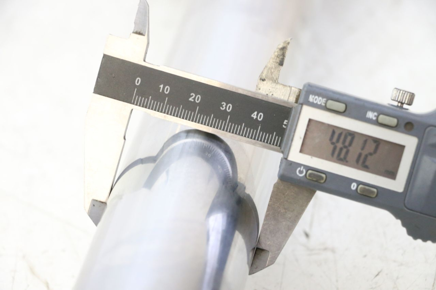 photo de FOURREAU FOURCHE GAUCHE YAMAHA YZF YZ-F 450 (2014 - 2016) - Zoom état d’usage