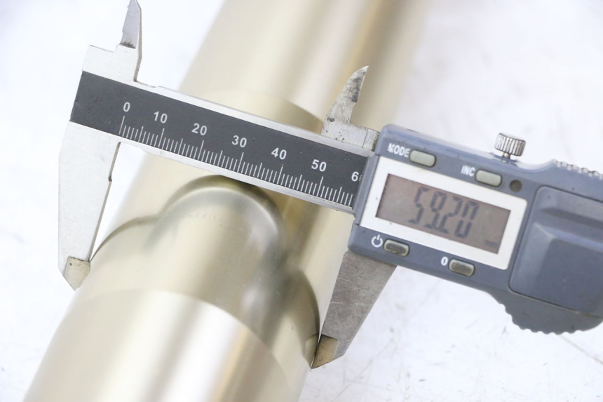 photo de FOURREAU FOURCHE GAUCHE YAMAHA YZF YZ-F 450 (2014 - 2016) - Autre angle de vue