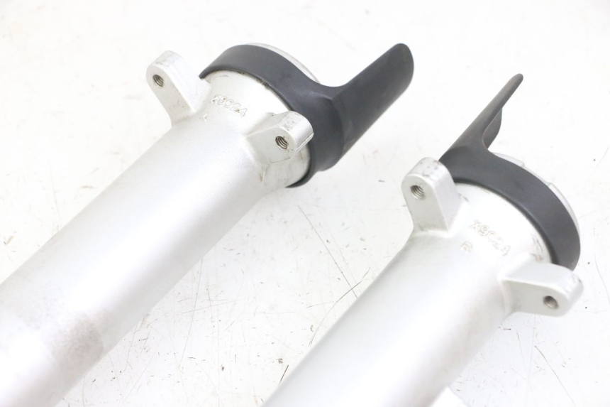 photo de FOURREAU FOURCHE SUZUKI GS GSE 500 (2001 - 2003) - Points de fixation