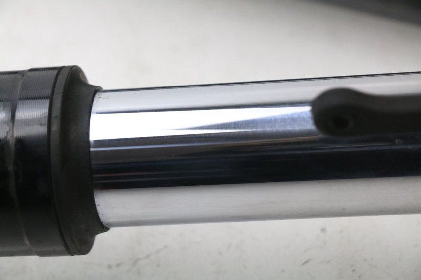 photo de FOURREAU FOURCHE SUZUKI GSX-R GSXR K16 1000 (2012 - 2016) - Détail de la pièce
