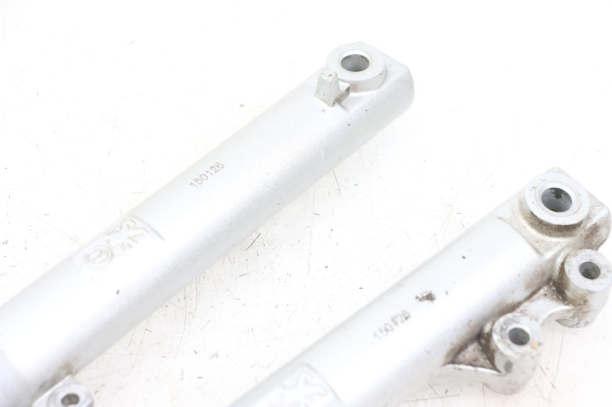 photo de FOURREAU FOURCHE PEUGEOT KISBEE 2T 50 (2018 - 2022) - Gros plan technique