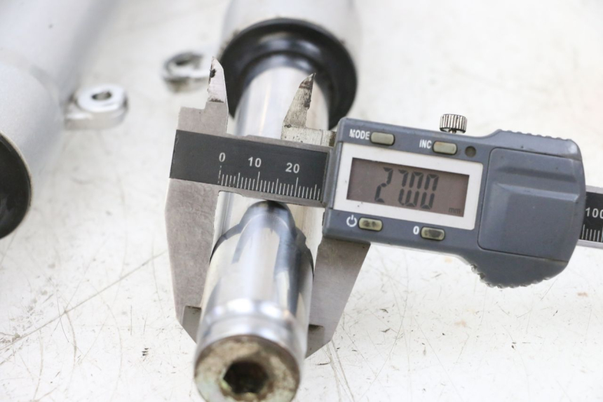 photo de FOURREAU FOURCHE PEUGEOT KISBEE 2T 50 (2010 - 2017) - Détail de la pièce