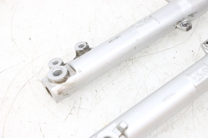 photo de FOURREAU FOURCHE PEUGEOT KISBEE 4T 50 (2018 - 2022) - Autre angle de vue