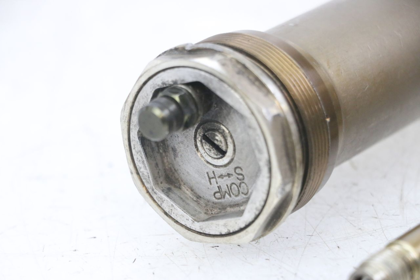 photo de FOURREAU FOURCHE KAWASAKI KX F KXF 450 (2009 - 2011) - Gros plan technique