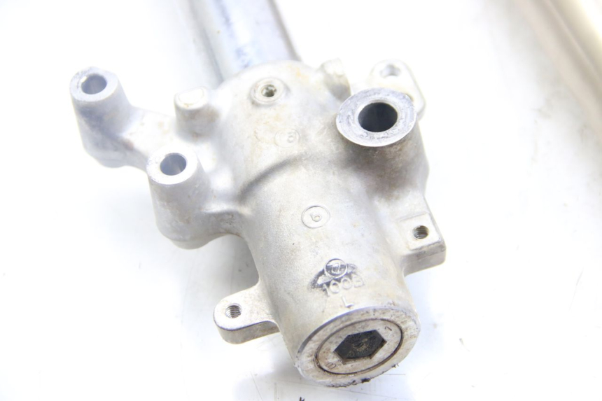 photo de FOURREAU FOURCHE KAWASAKI KX 85 (2001 - 2013) - Points de fixation