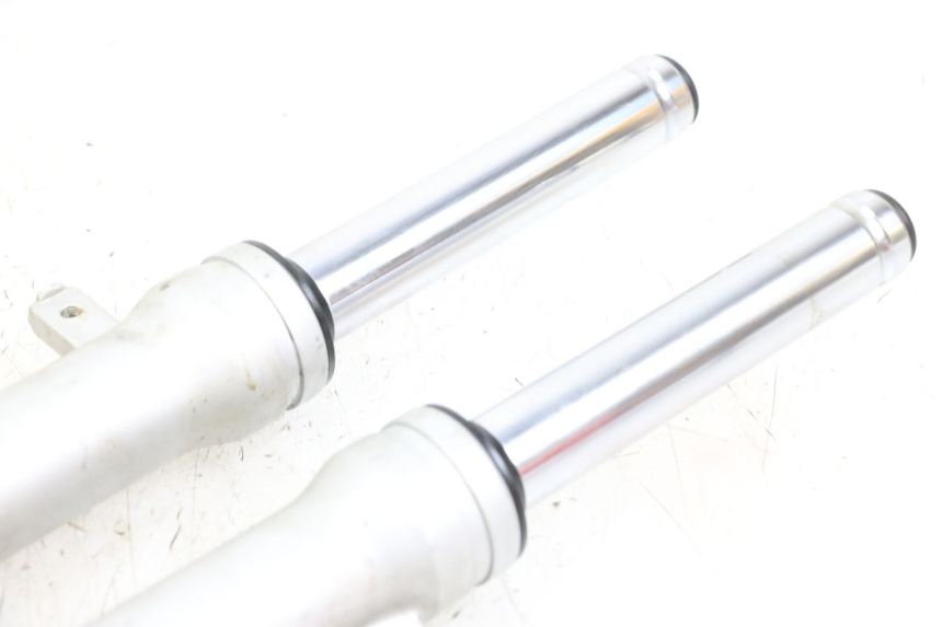 photo de FOURREAU FOURCHE SYM MIO 50 (2011 - 2017) - Gros plan technique